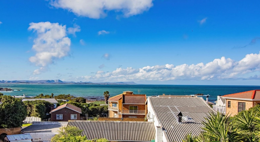 3 Bedroom Property for Sale in Kleinbaai Western Cape